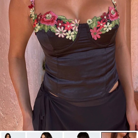 NWT pretty little thing PLT black satin silk corset floral trim top - Picture 2 of 5